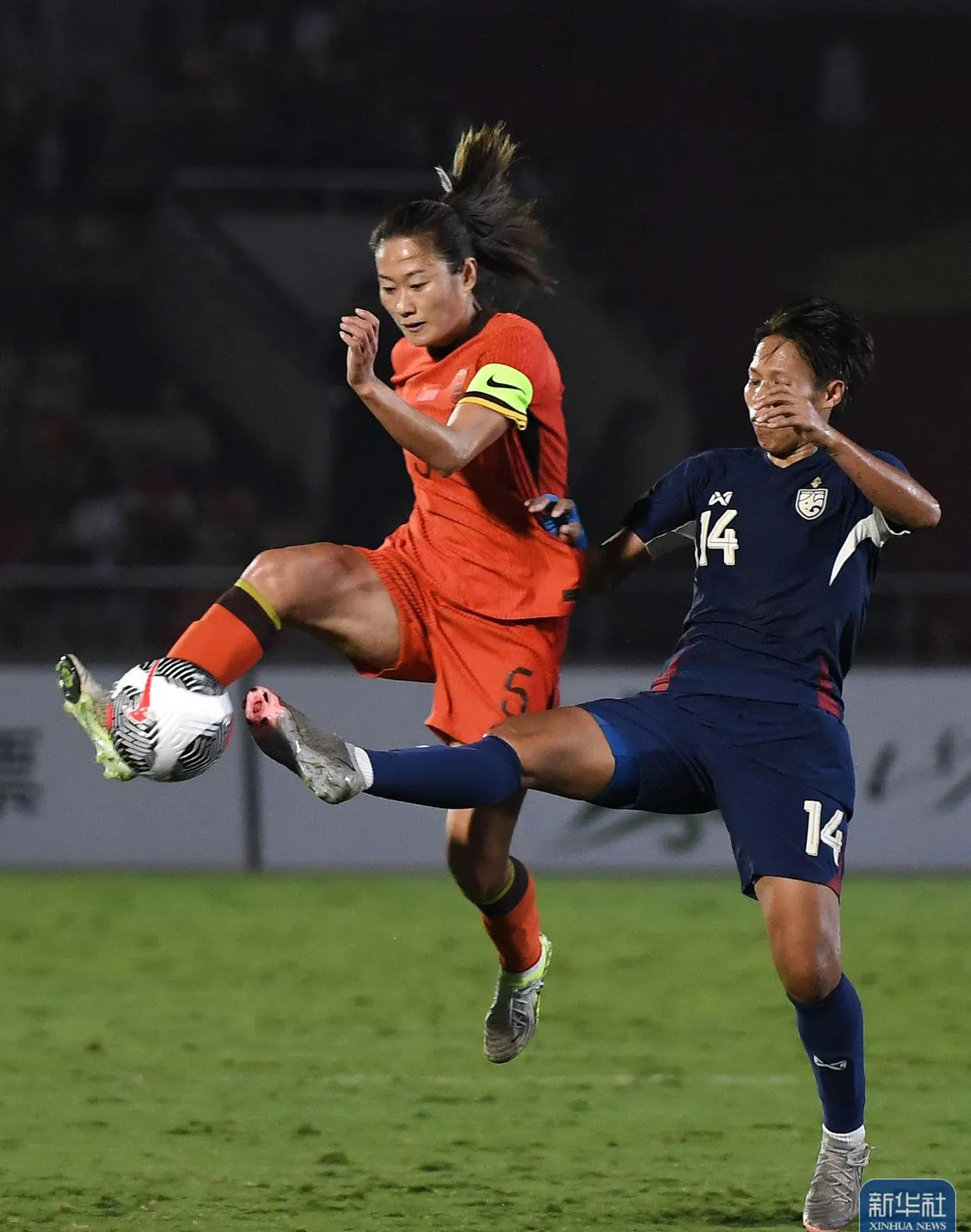 开云- 亚洲杯战况:丹佛掘金防线稳固,本菲卡进攻受阻,李盈莹成最佳